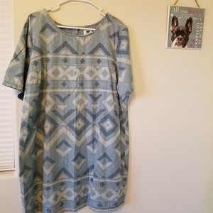 Old Navy womans dress.